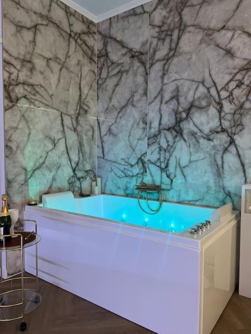 Les Chambres D Excellence Spa Sete Luaran gambar